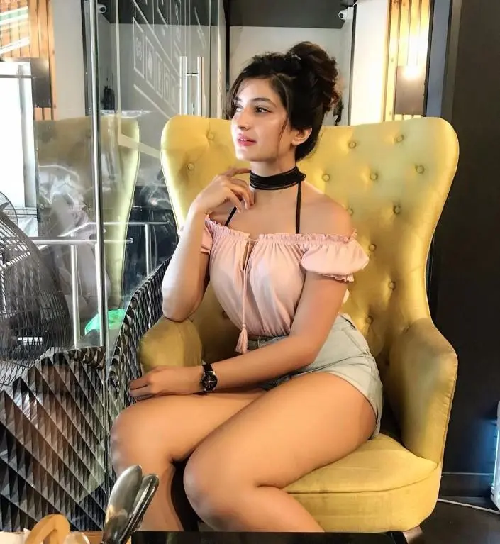 Lucknow call girls photo